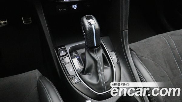 Hyundai Veloster 2021, фото 11