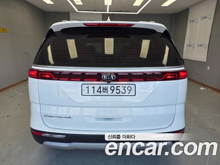 Kia Carnival 2021, фото 4