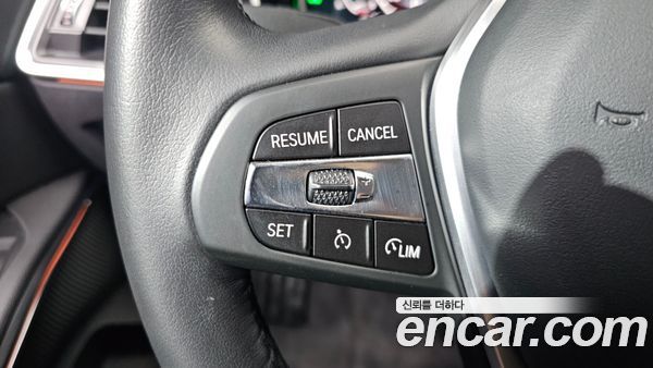 BMW 3 Series 2021, фото 30