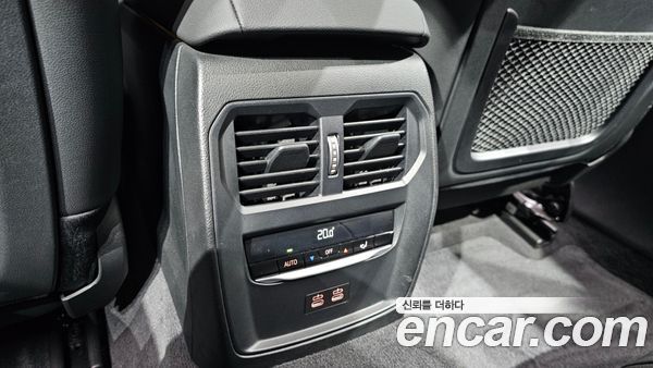 BMW 3 Series 2021, фото 32