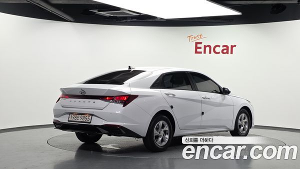 Hyundai Elantra 2021, фото 2