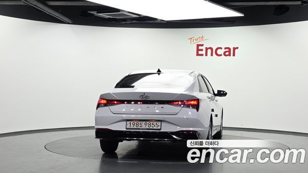 Hyundai Elantra 2021, фото 4