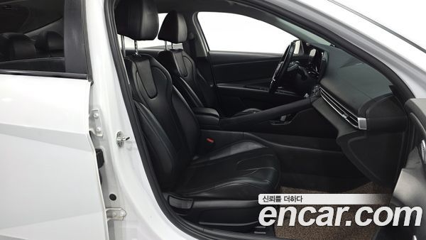 Hyundai Elantra 2021, фото 17