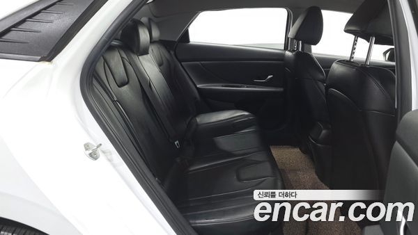 Hyundai Elantra 2021, фото 18