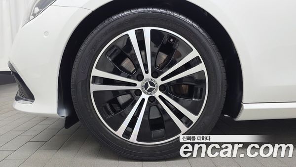 Mercedes-Benz E-Class 2021, фото 4