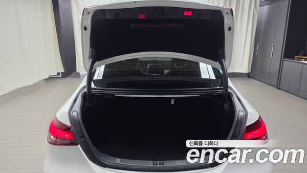 Mercedes-Benz E-Class 2021, фото 25