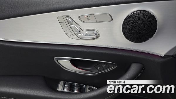 Mercedes-Benz E-Class 2021, фото 28