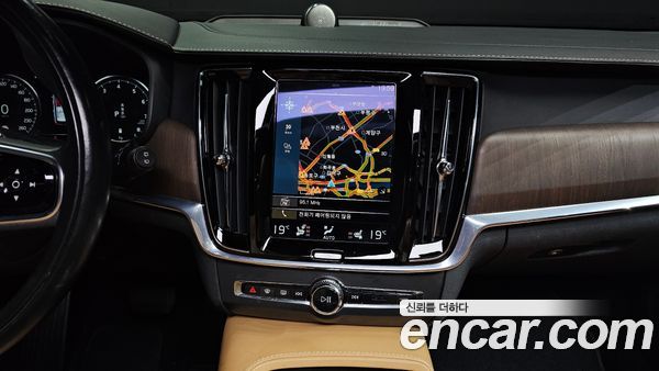 Volvo V90 2021, фото 20