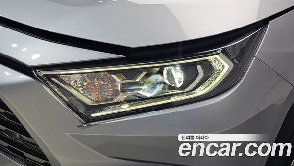 Toyota RAV4 2021, фото 8