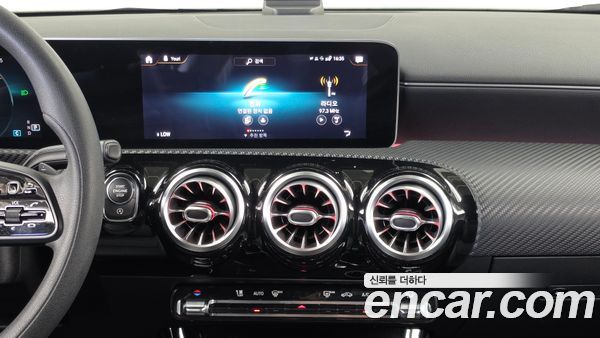 Mercedes-Benz A-Class 2020, фото 20
