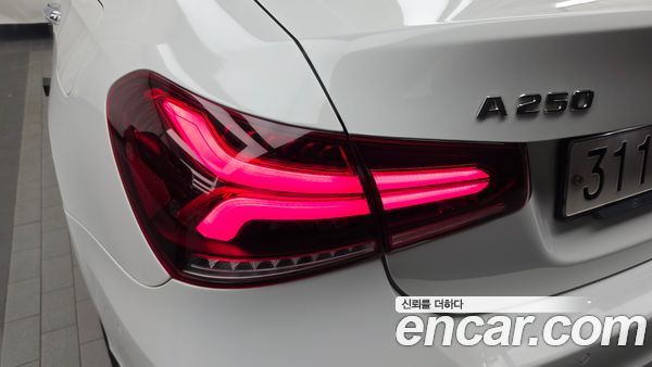 Mercedes-Benz A-Class 2020, фото 9