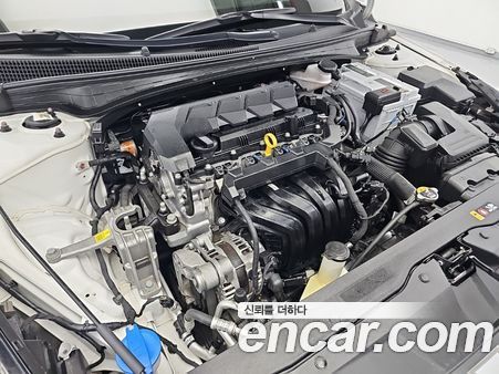 Hyundai Elantra 2021, фото 5