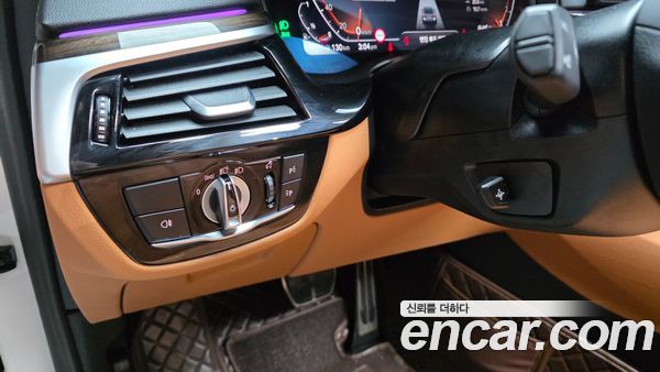 BMW 5 Series 2021, фото 26