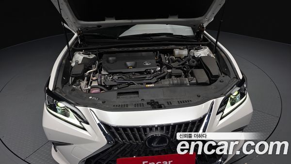 Lexus ES 2022, фото 6