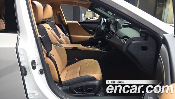Lexus ES 2022, фото 11