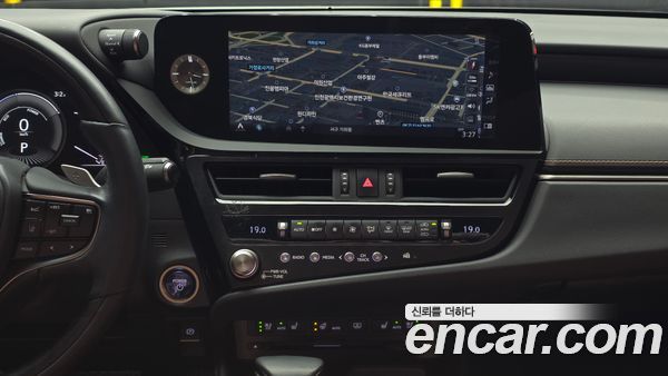Lexus ES 2022, фото 15