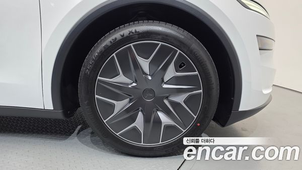 Tesla Model Y 2026, фото 5