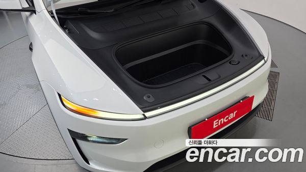 Tesla Model Y 2026, фото 6