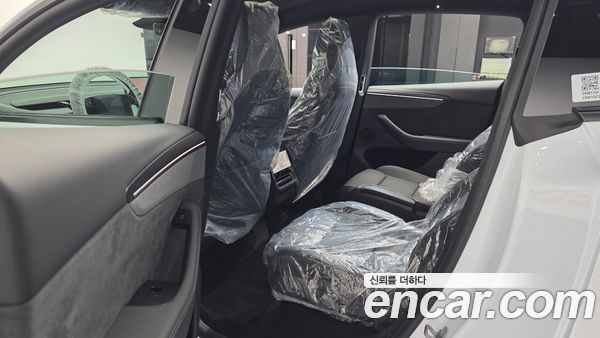 Tesla Model Y 2026, фото 16