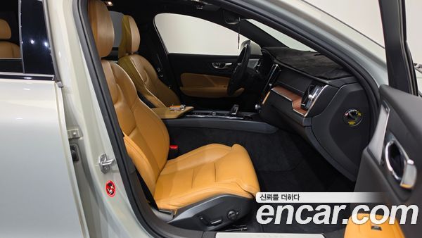 Volvo V60 2021, фото 15