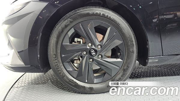 Hyundai Elantra 2022, фото 5