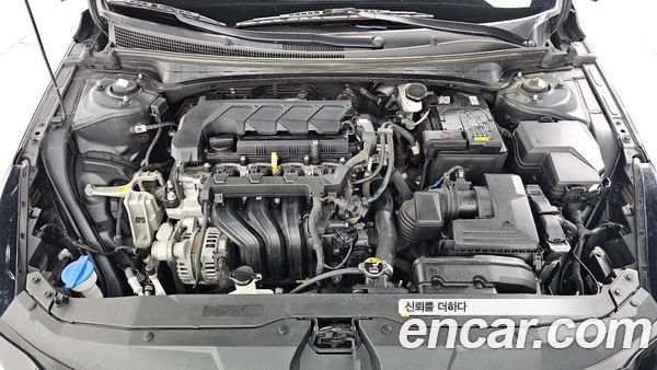 Hyundai Elantra 2022, фото 6