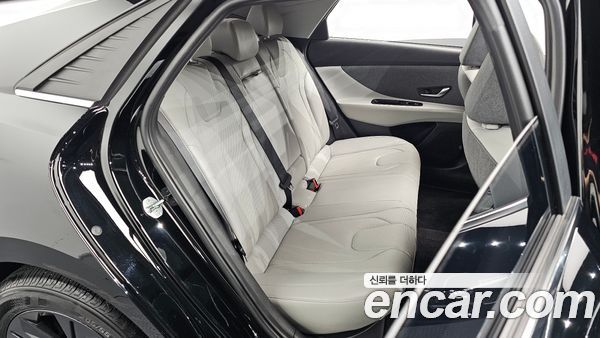 Hyundai Elantra 2022, фото 18