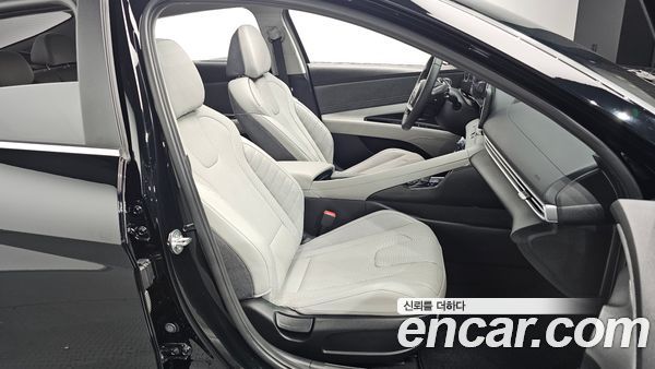 Hyundai Elantra 2022, фото 16