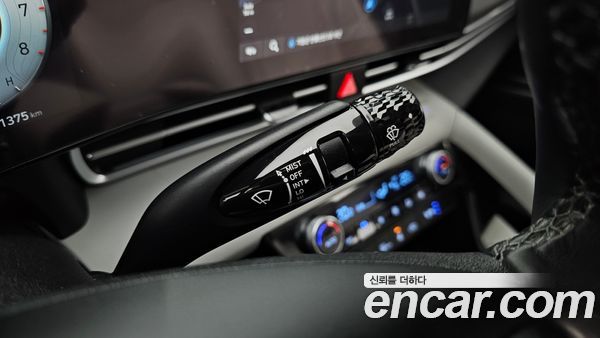 Hyundai Elantra 2022, фото 32