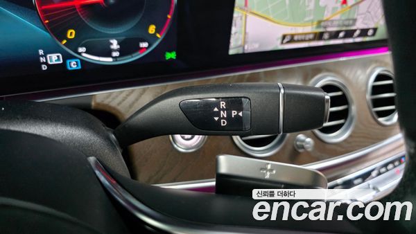 Mercedes-Benz E-Class 2021, фото 9
