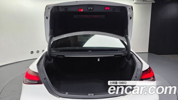 Mercedes-Benz E-Class 2021, фото 20