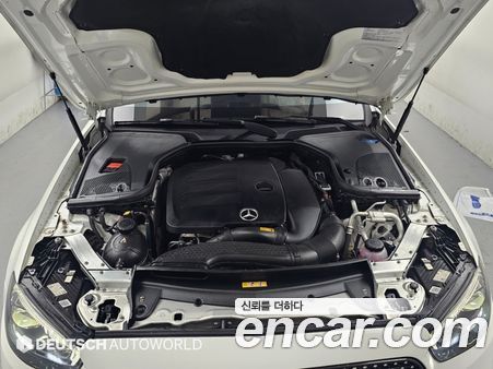Mercedes-Benz E-Class 2022, фото 6