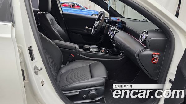 Mercedes-Benz A-Class 2020, фото 16
