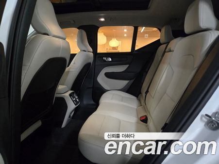 Volvo XC40 2025, фото 10