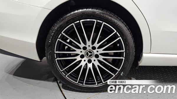 Mercedes-Benz C-Class 2023, фото 5