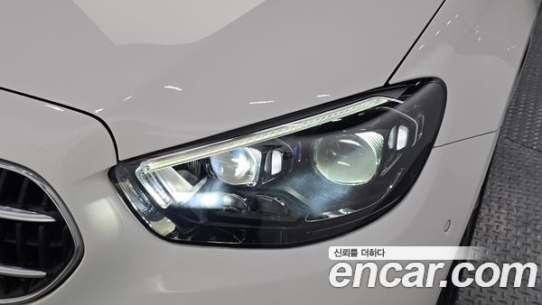 Mercedes-Benz E-Class 2021, фото 8
