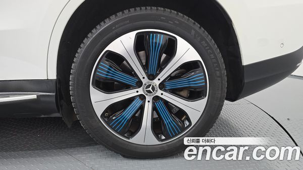 Mercedes-Benz EQC 2020, фото 6