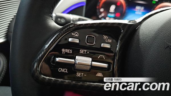 Mercedes-Benz EQC 2020, фото 28