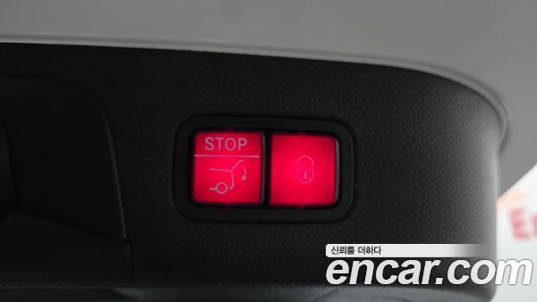 Mercedes-Benz EQC 2020, фото 32
