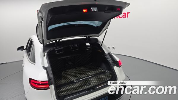 Mercedes-Benz EQC 2020, фото 33