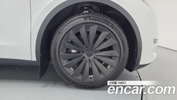 Tesla Model Y 2023, фото 4