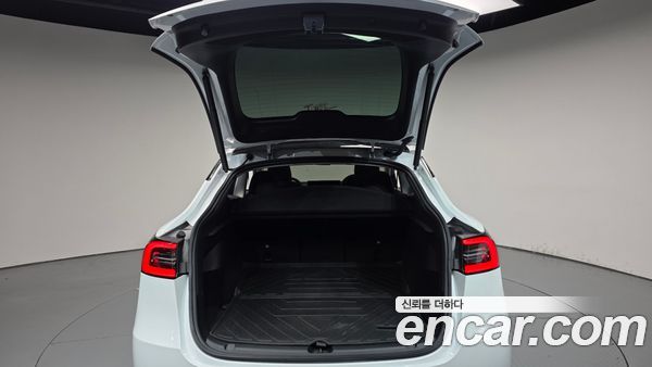 Tesla Model Y 2023, фото 25