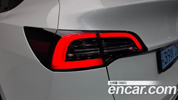 Tesla Model Y 2023, фото 8