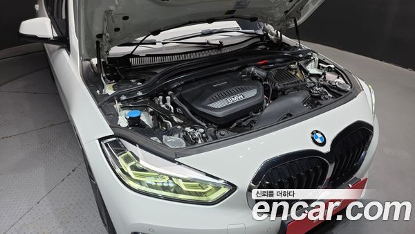 BMW 1 Series 2021, фото 6