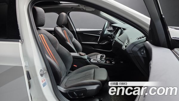 BMW 1 Series 2021, фото 16