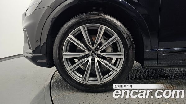 Audi Q8 2021, фото 4