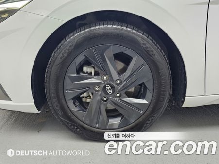 Hyundai Elantra 2023, фото 5