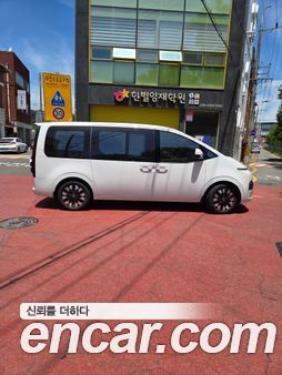Hyundai Staria 2025