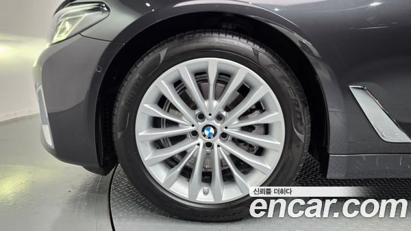 BMW 5 Series 2021, фото 5