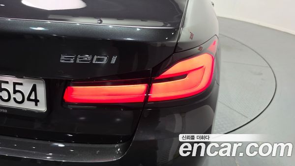 BMW 5 Series 2021, фото 9